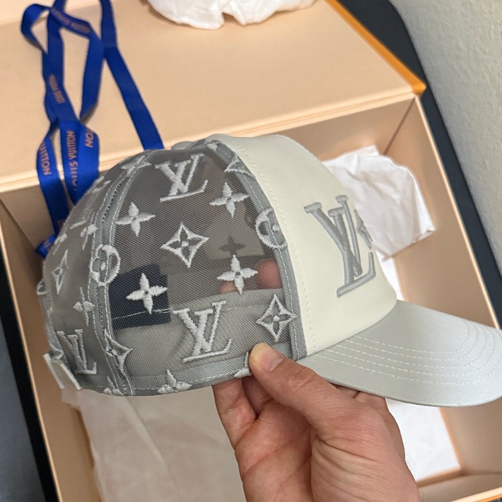 Louis Vuitton Gray and white Monogram Cap